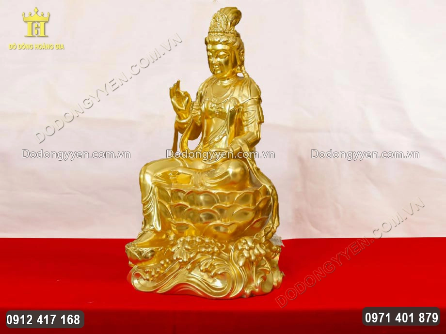 Hình ảnh nhìn nghiêng của bức tượng Phật Bà Quan Âm
